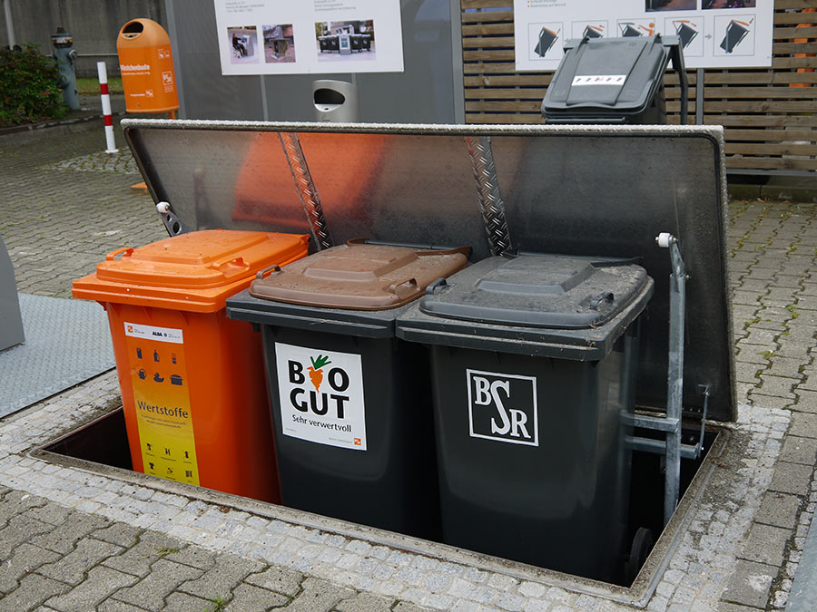 BSR Versenkbare Mülltonnen auf Hubtisch