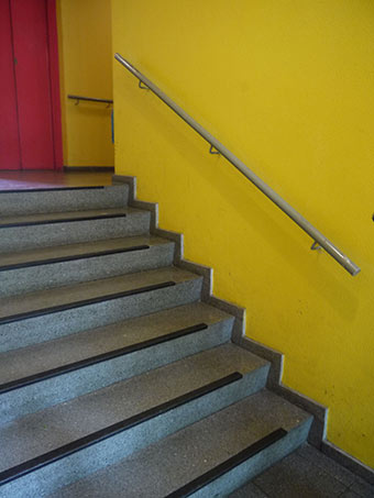 Beispiel für halbprivaten Raum: Treppenhaus Innenansicht
